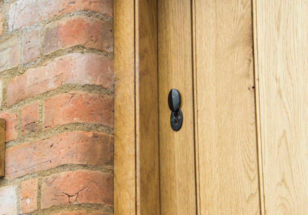 More Handles Technical Guides: What is a Keyhole Escutcheon? How to choose the correct escutcheon for your door